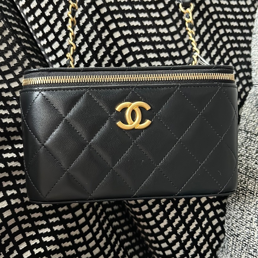 Chanel vanity bag brand new